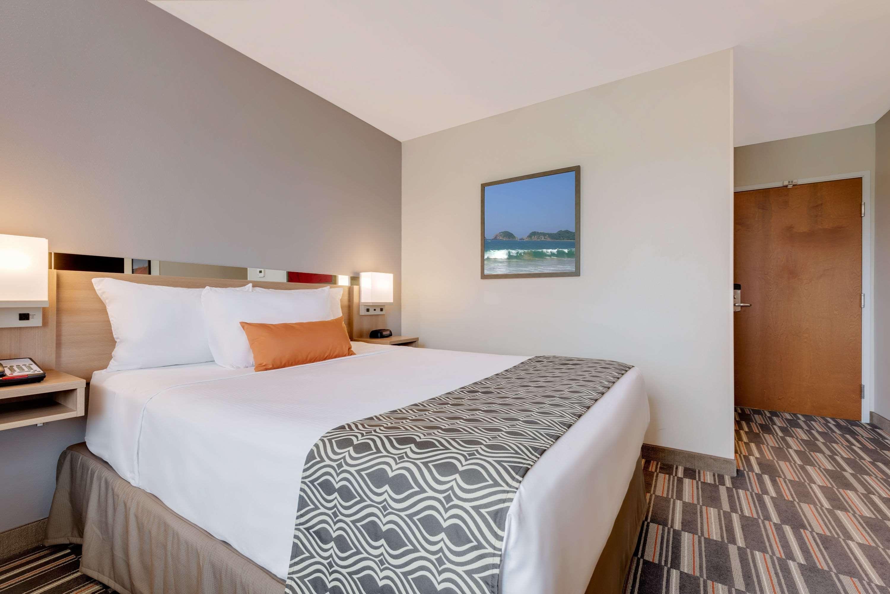Microtel Inn & Suites By Wyndham Clarion Exteriör bild
