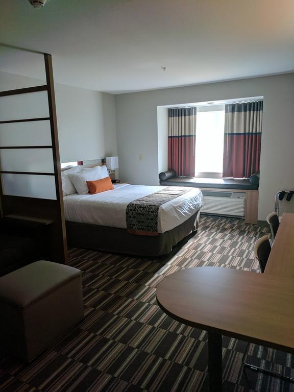 Microtel Inn & Suites By Wyndham Clarion Exteriör bild