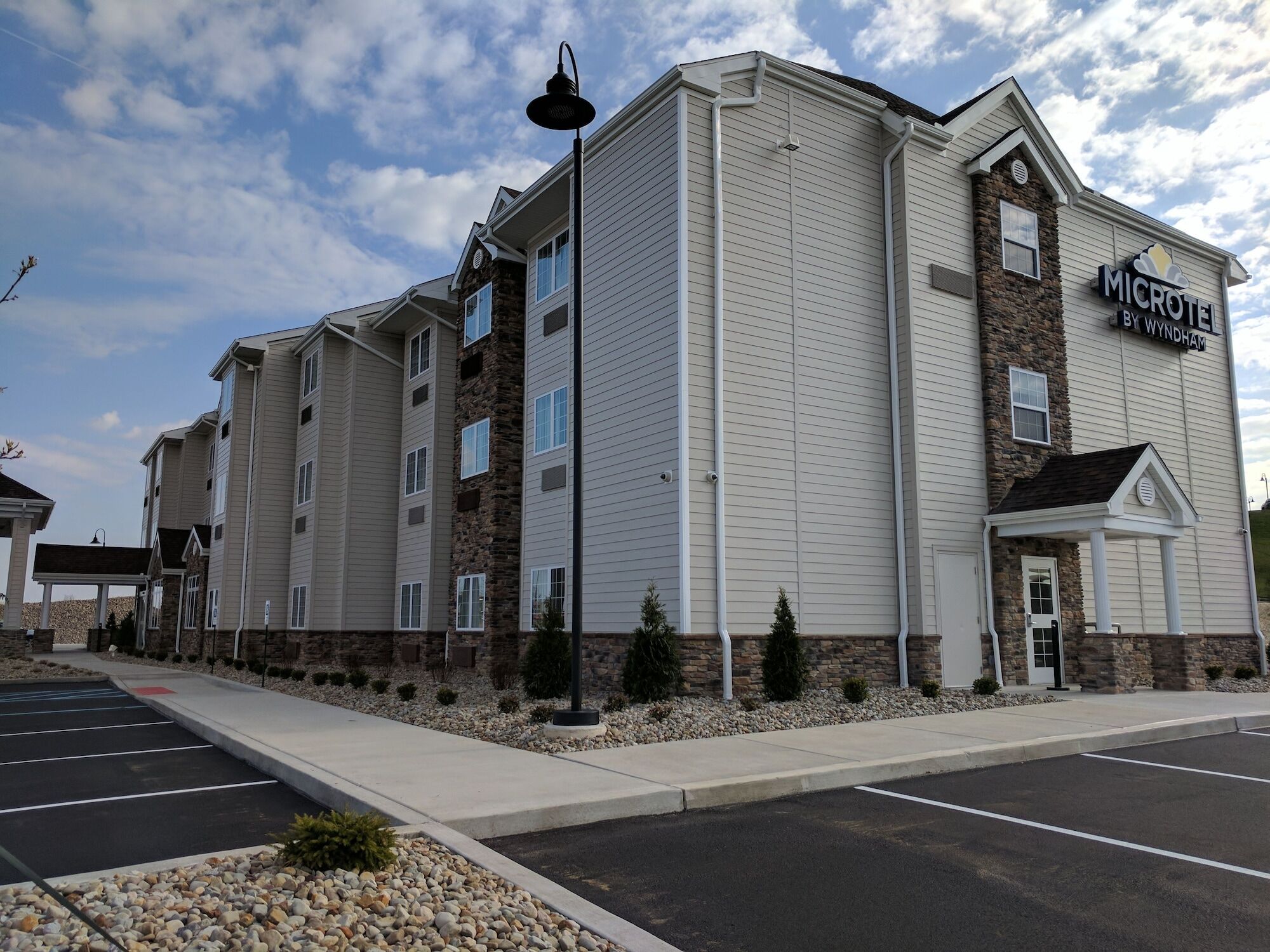 Microtel Inn & Suites By Wyndham Clarion Exteriör bild