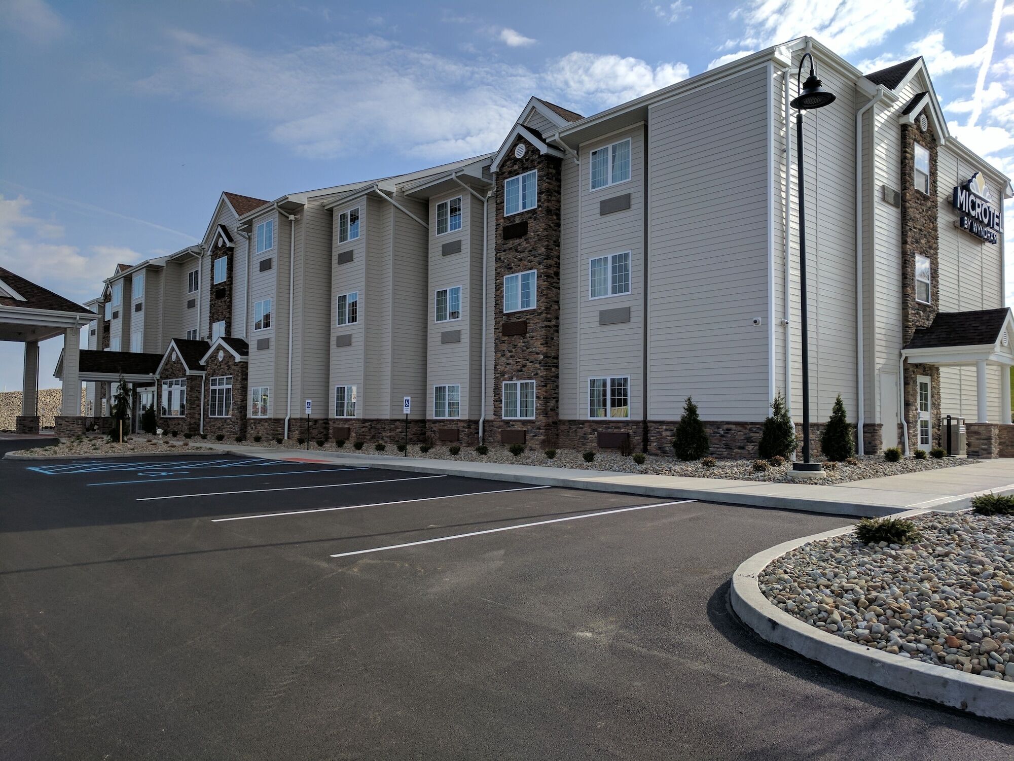 Microtel Inn & Suites By Wyndham Clarion Exteriör bild