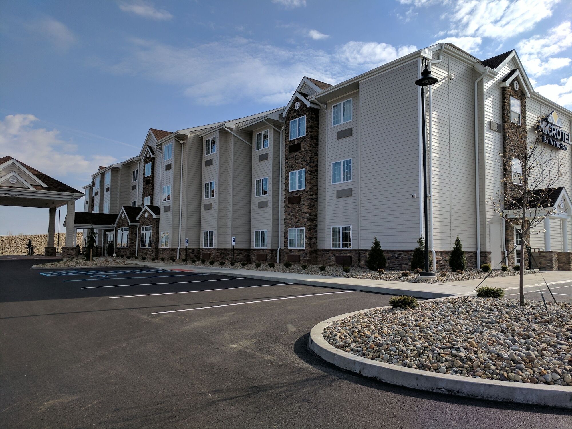Microtel Inn & Suites By Wyndham Clarion Exteriör bild